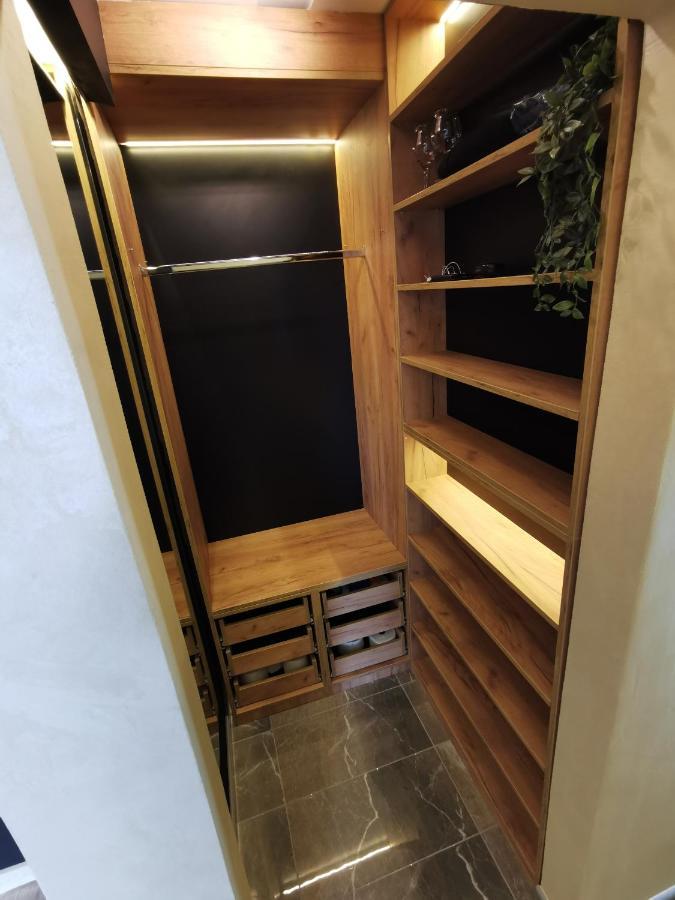 Brend New Luxurious Apartment In Downtown With Free Parking ノヴィ・サド エクステリア 写真