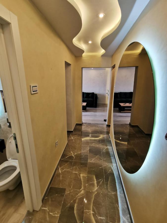Brend New Luxurious Apartment In Downtown With Free Parking ノヴィ・サド エクステリア 写真
