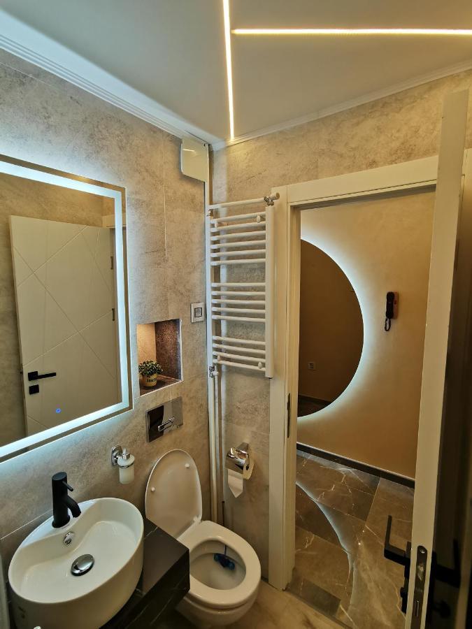 Brend New Luxurious Apartment In Downtown With Free Parking ノヴィ・サド エクステリア 写真
