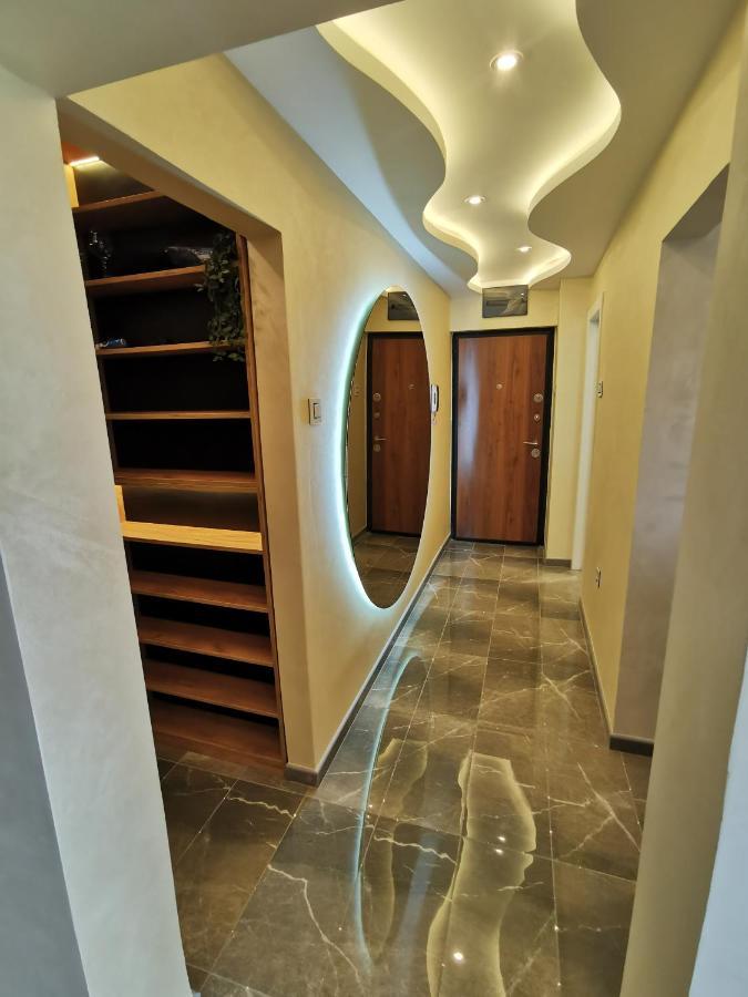Brend New Luxurious Apartment In Downtown With Free Parking ノヴィ・サド エクステリア 写真