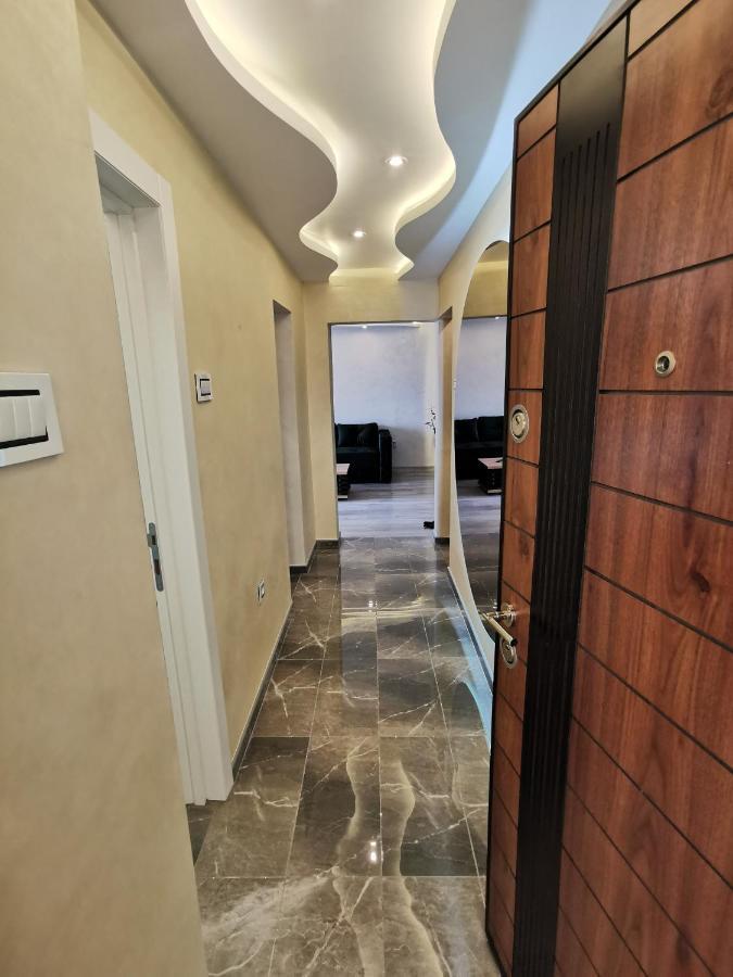 Brend New Luxurious Apartment In Downtown With Free Parking ノヴィ・サド エクステリア 写真